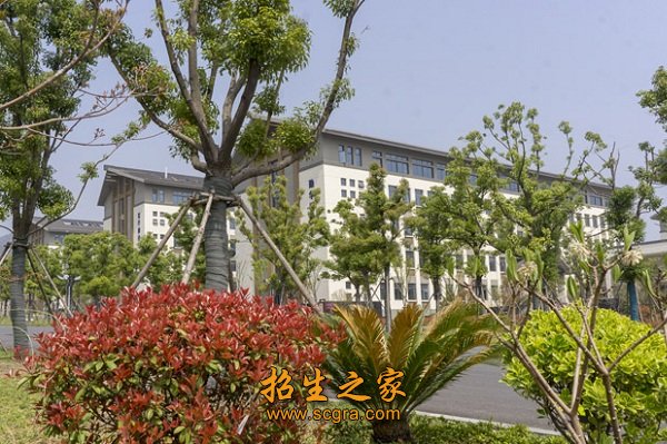 无锡宏源高级技工学校