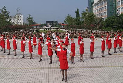 重庆航空学校毕业，学校包分配工作吗?